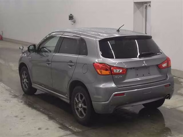 MITSUBISHI RVR