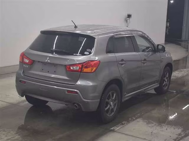 MITSUBISHI RVR