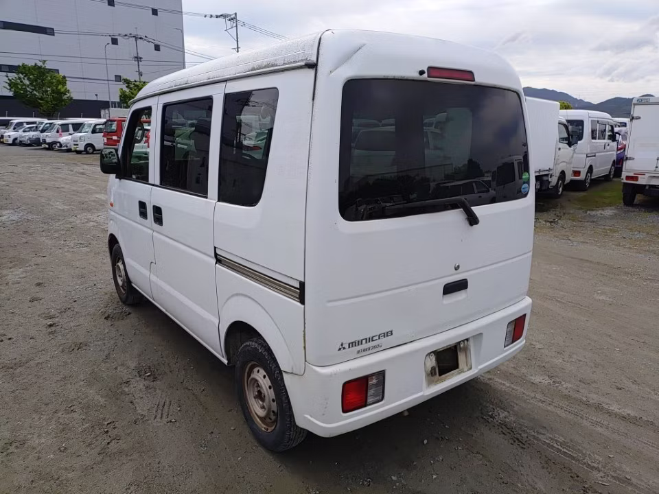 MITSUBISHI MINICAB