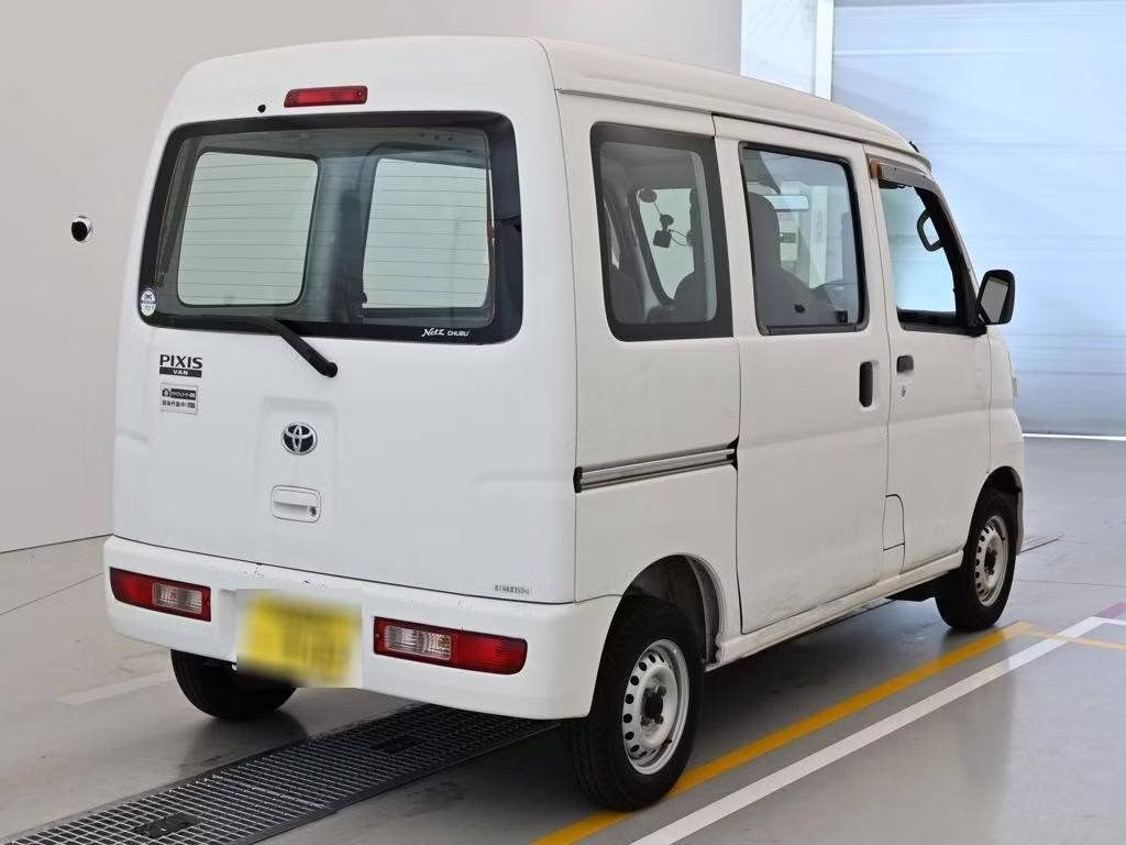 TOYOTA PIXIS VAN