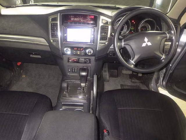 MITSUBISHI PAJERO