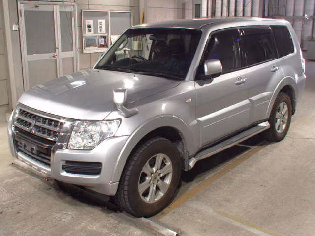 MITSUBISHI PAJERO