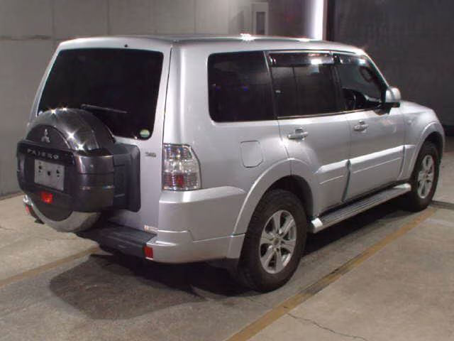 MITSUBISHI PAJERO