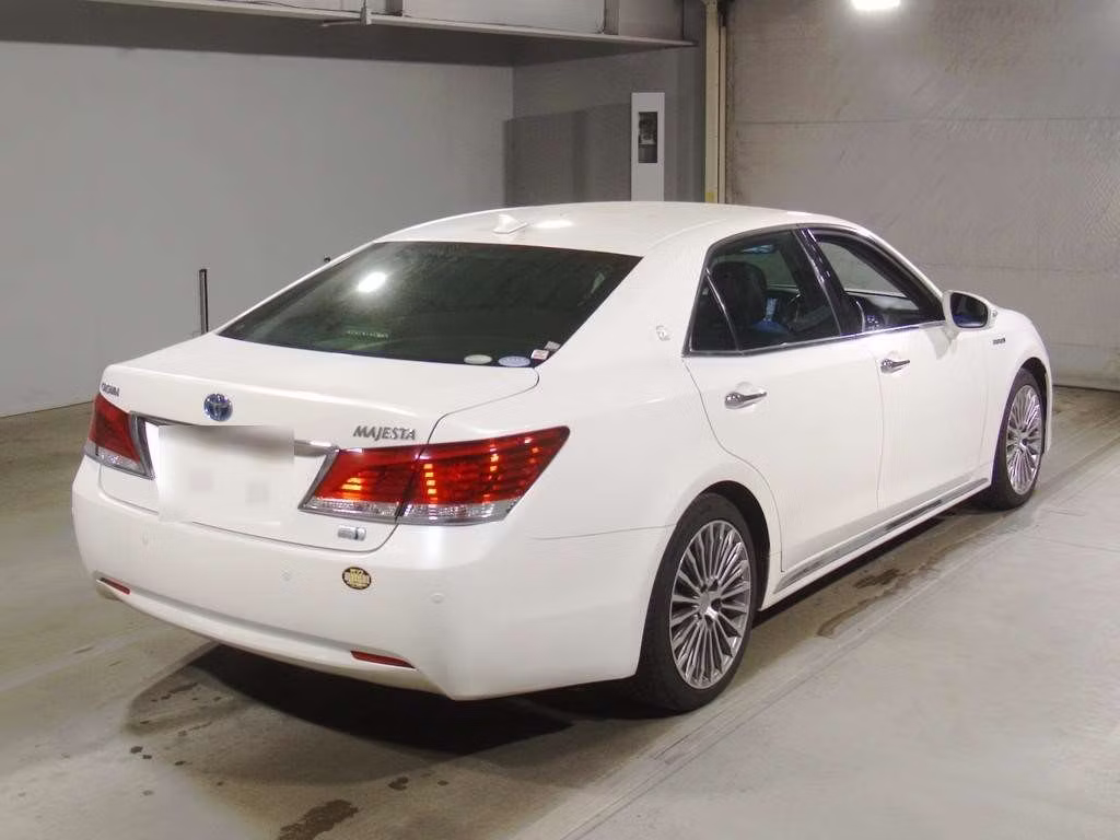 TOYOTA CROWN MAJESTA