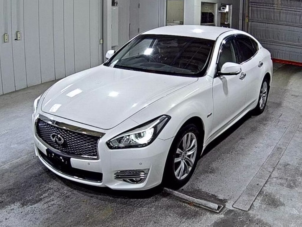 NISSAN FUGA