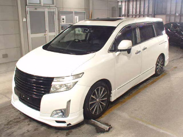 NISSAN ELGRAND