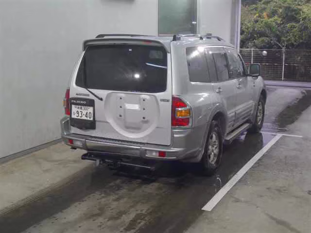 MITSUBISHI PAJERO