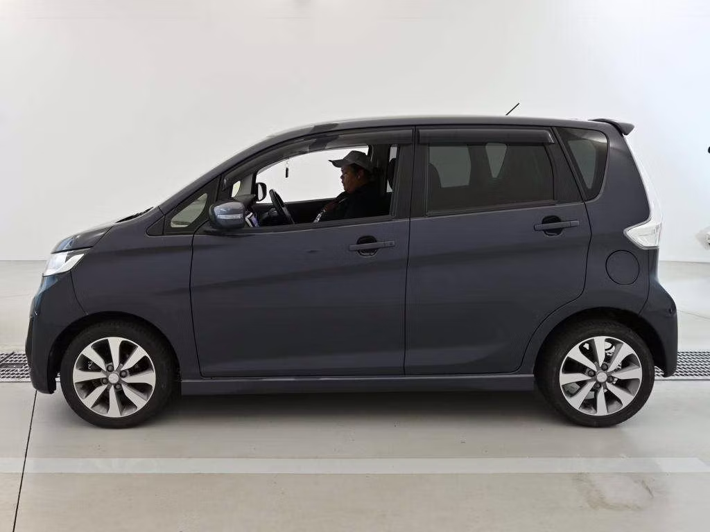 MITSUBISHI EK CUSTOM