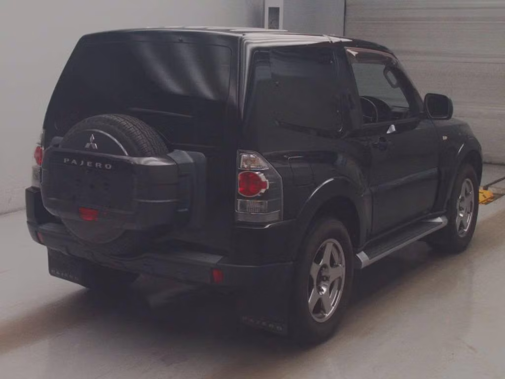 MITSUBISHI PAJERO