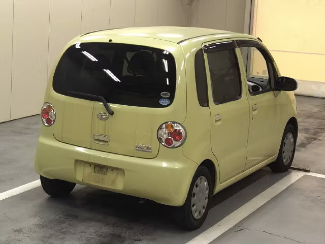 DAIHATSU MOVE LATTE