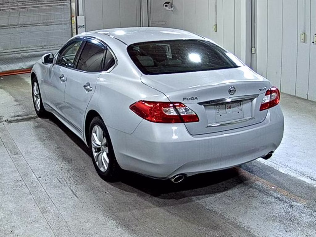 NISSAN FUGA