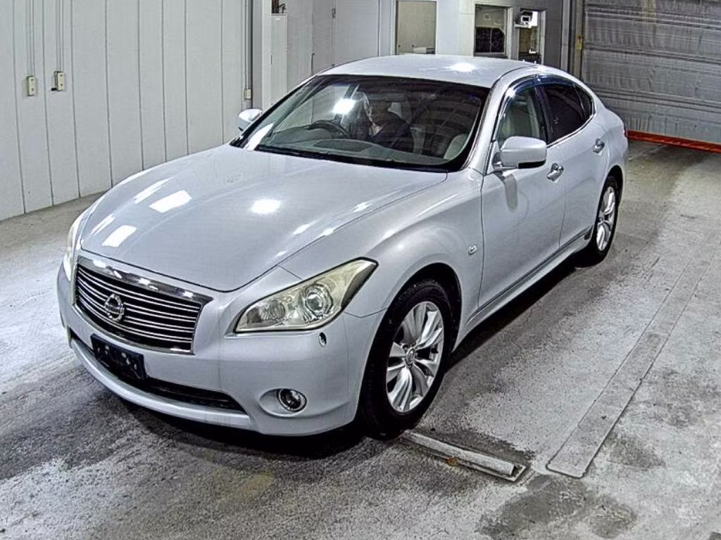 NISSAN FUGA