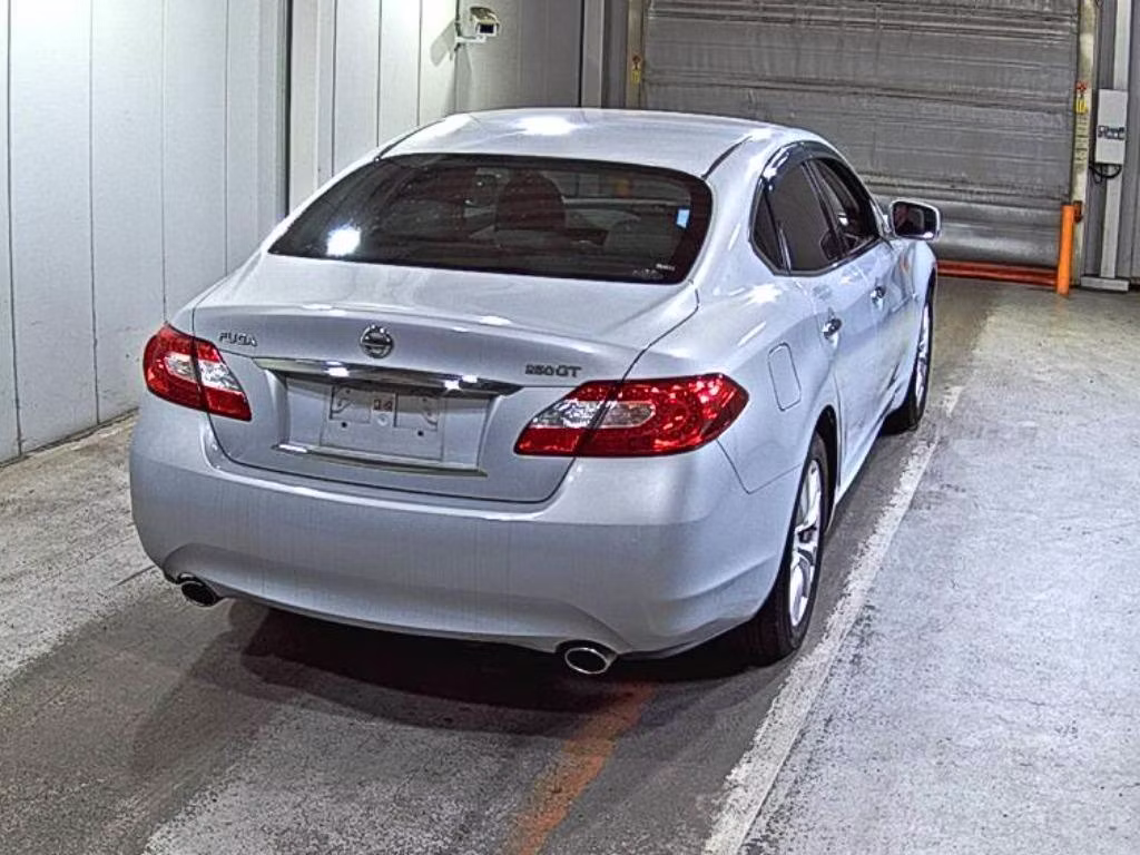 NISSAN FUGA