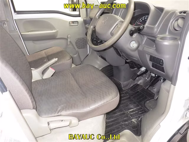 MITSUBISHI MINICAB
