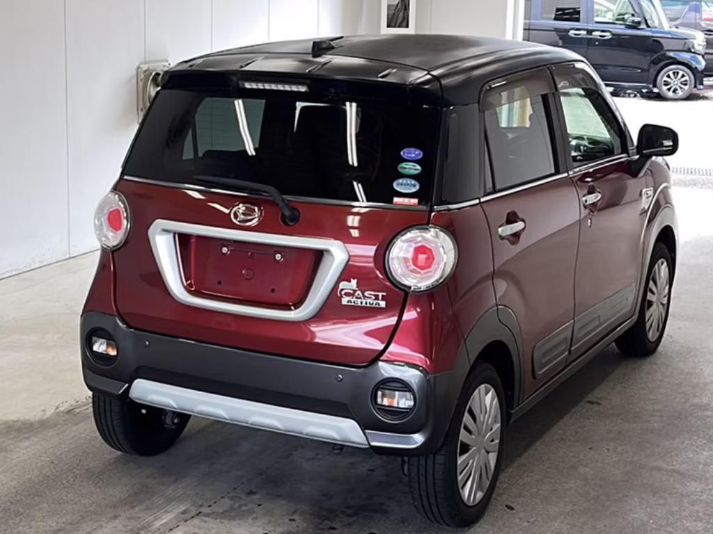 DAIHATSU CAST