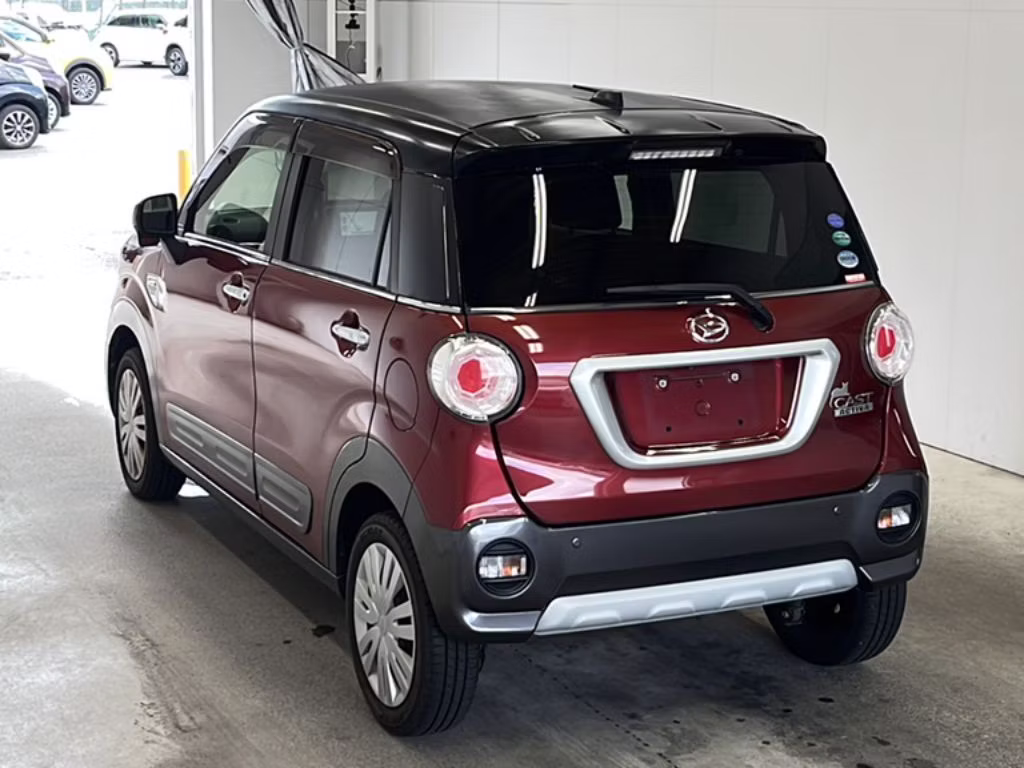 DAIHATSU CAST