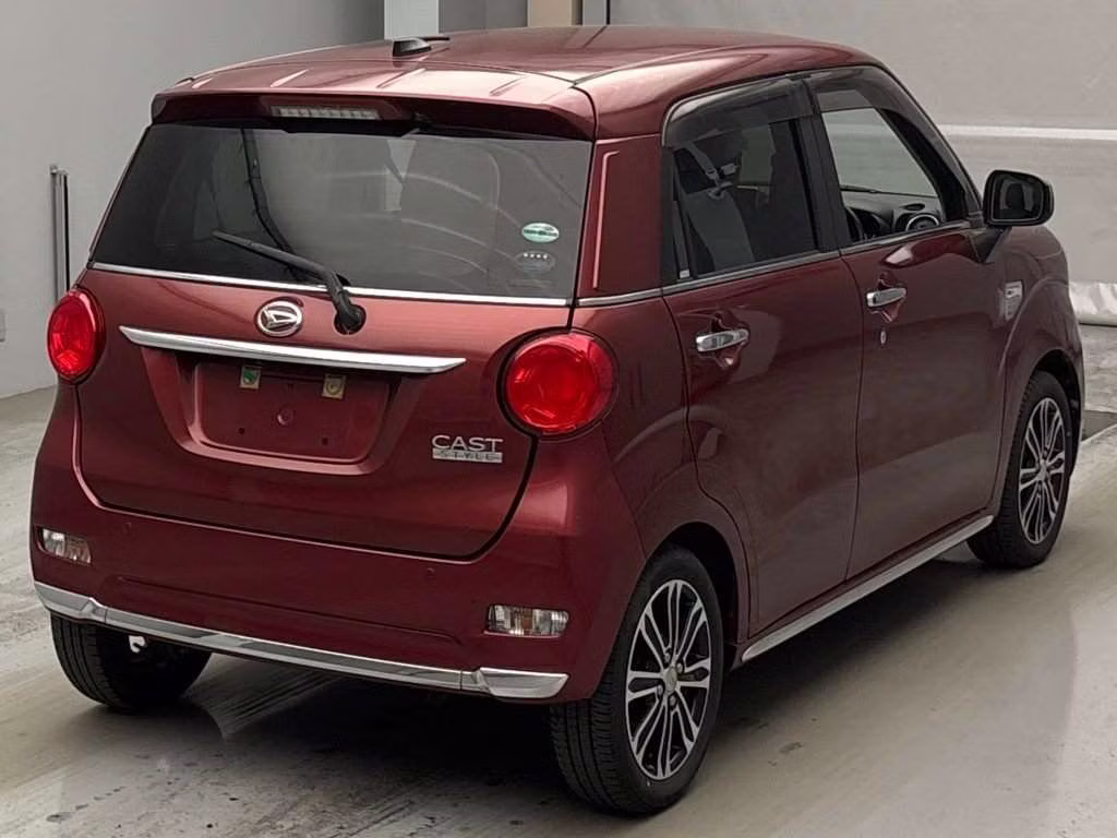 DAIHATSU CAST