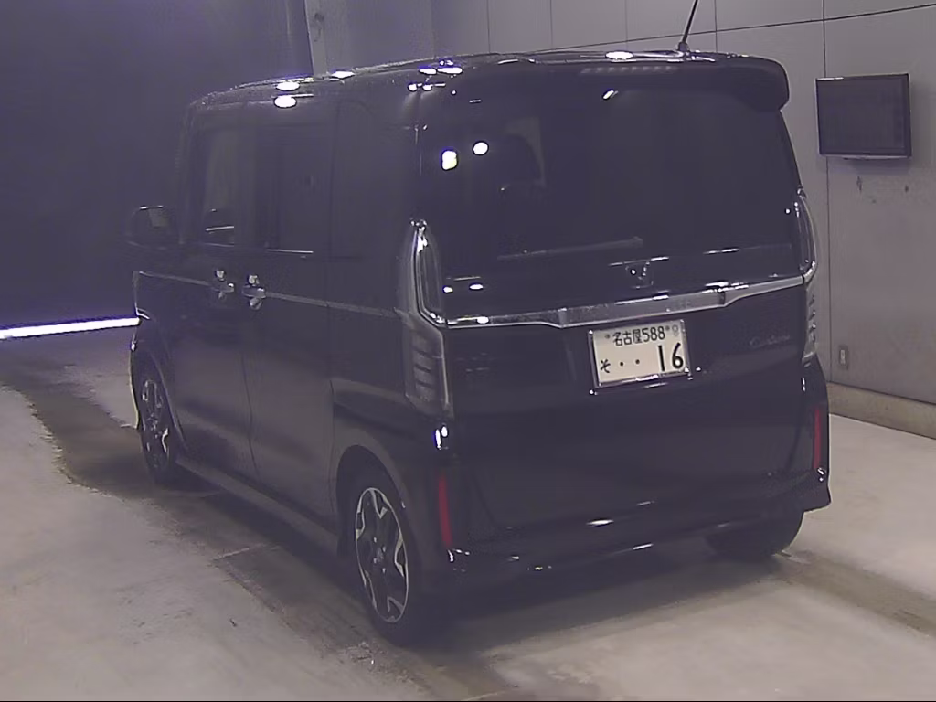 HONDA N-BOX