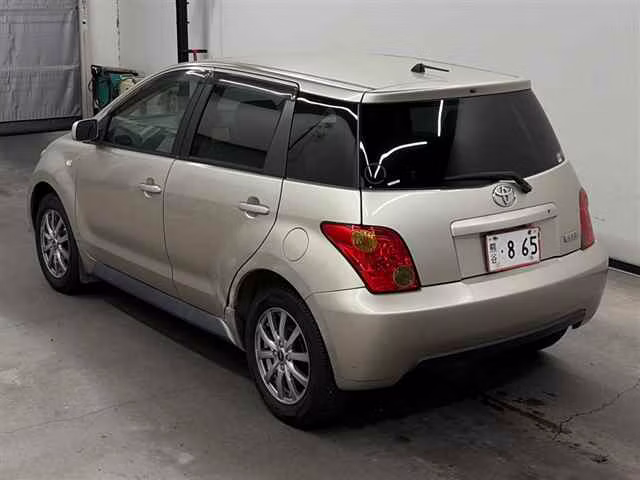 TOYOTA IST