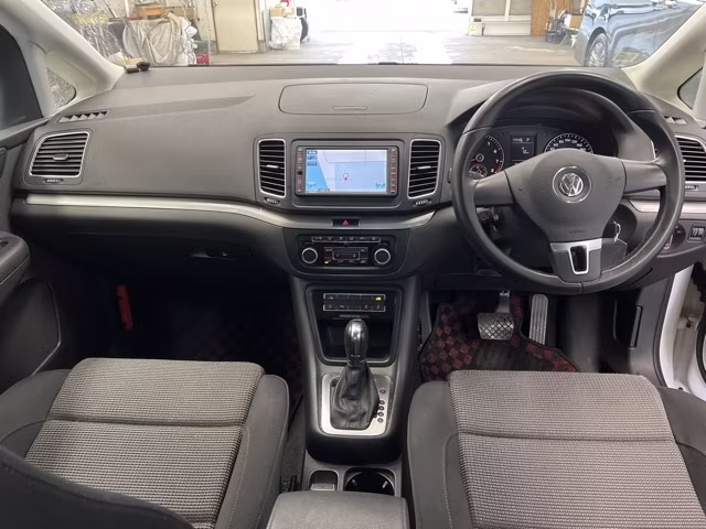 VOLKSWAGEN SHARAN