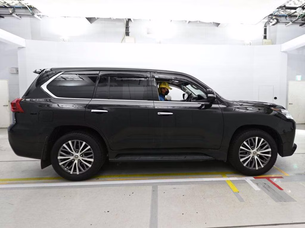 LEXUS LX570