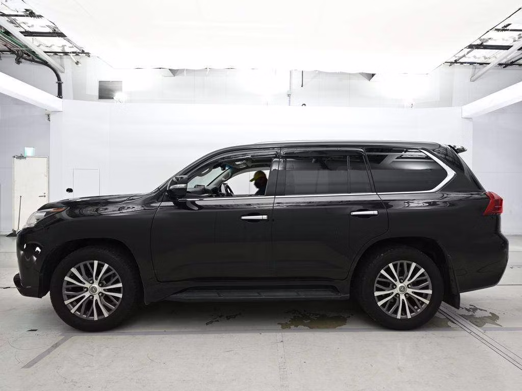 LEXUS LX570
