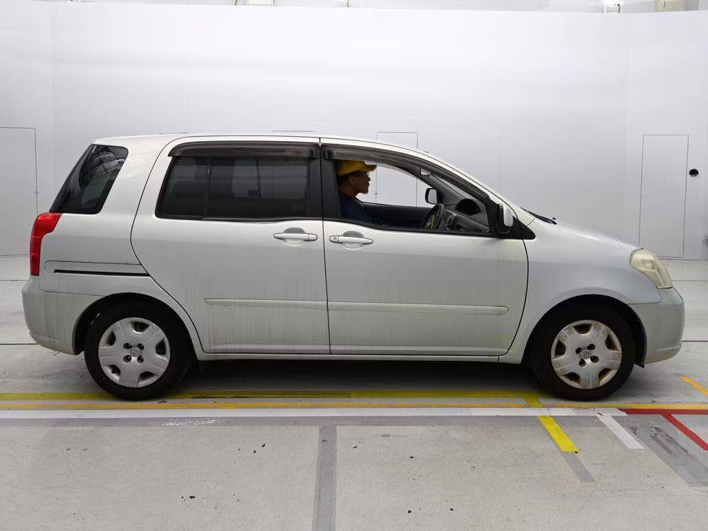 TOYOTA RAUM