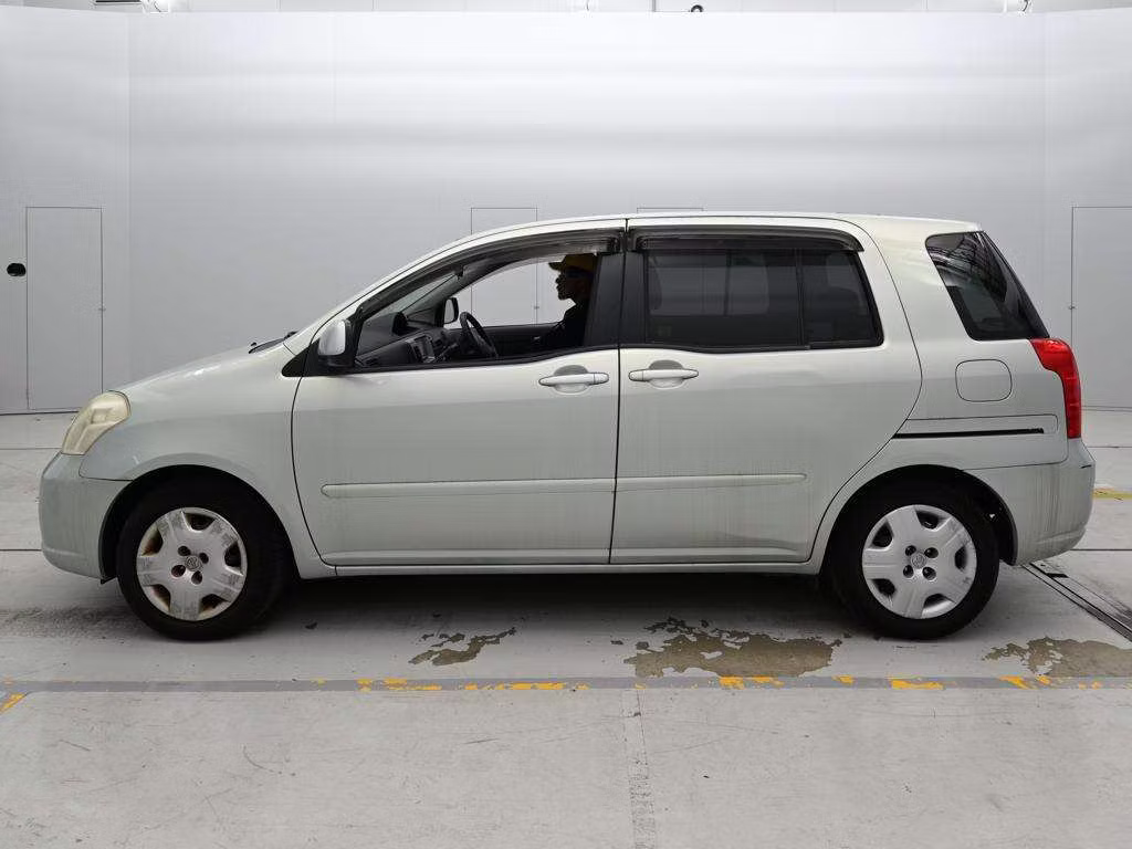 TOYOTA RAUM
