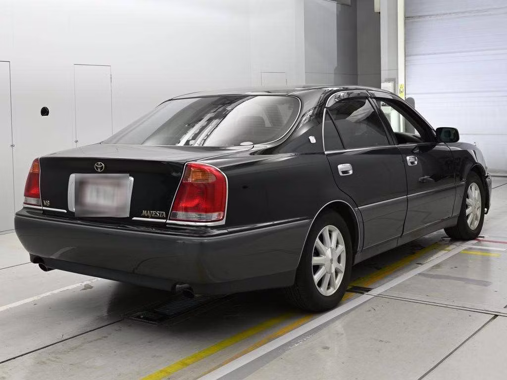 TOYOTA CROWN MAJESTA