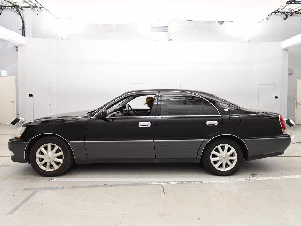 TOYOTA CROWN MAJESTA