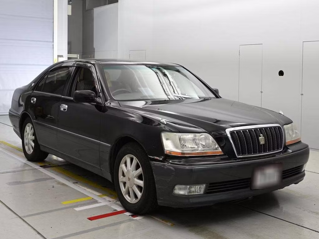TOYOTA CROWN MAJESTA