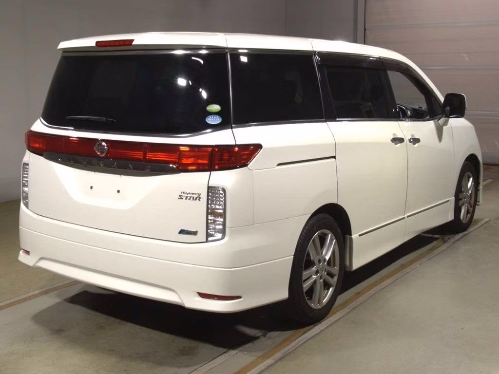 NISSAN ELGRAND