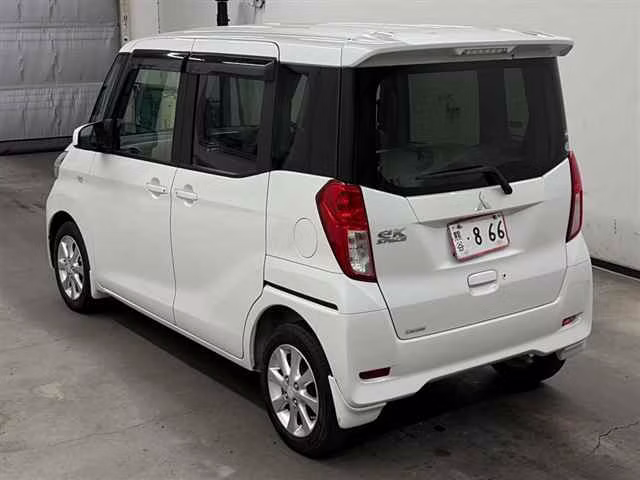 MITSUBISHI EK SPACE
