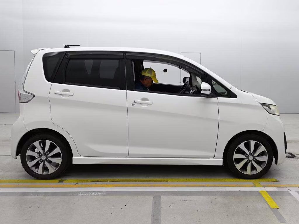 MITSUBISHI EK CUSTOM