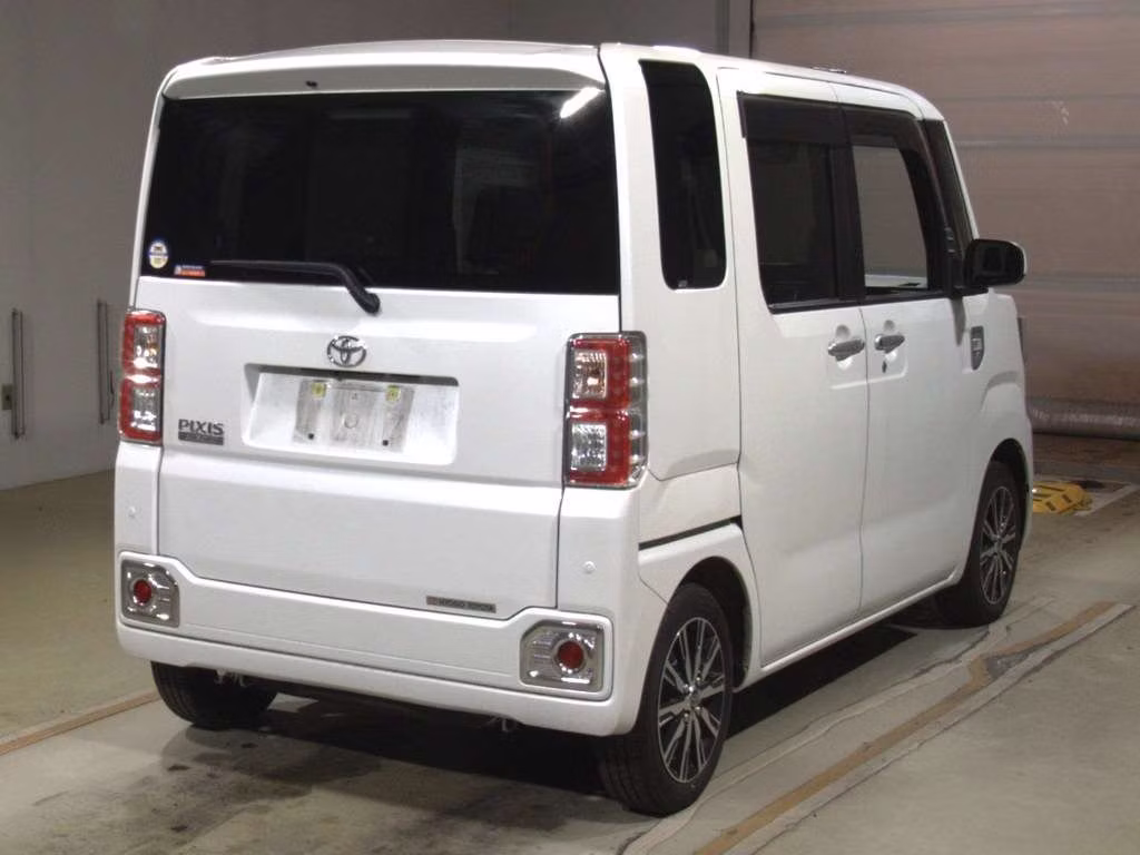 TOYOTA PIXIS MEGA
