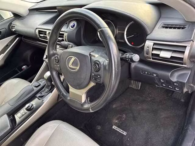 LEXUS IS300H