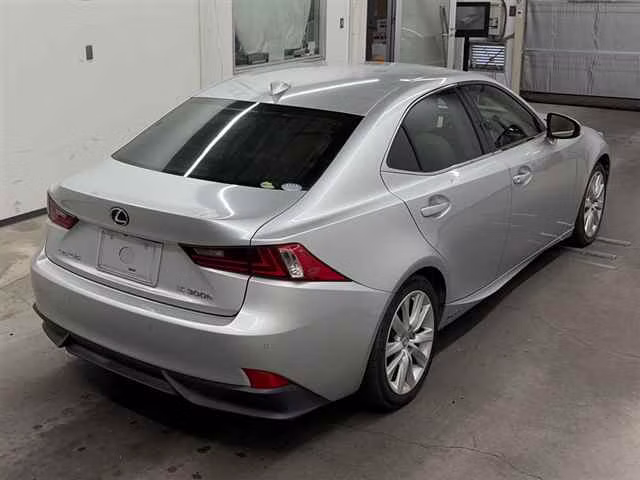 LEXUS IS300H