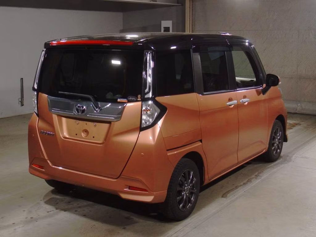 TOYOTA ROOMY