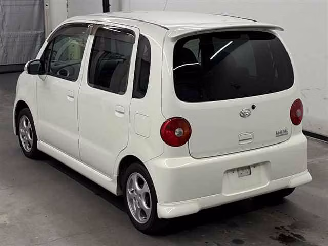 DAIHATSU MOVE LATTE
