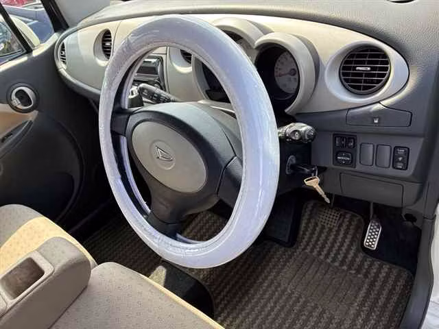 DAIHATSU MOVE LATTE