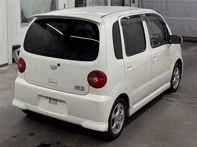 DAIHATSU MOVE LATTE