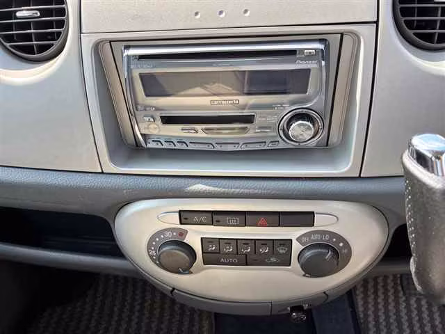 DAIHATSU MOVE LATTE