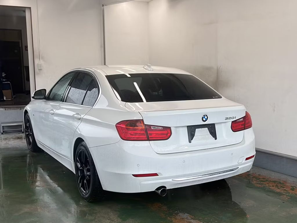BMW 3-SERIES