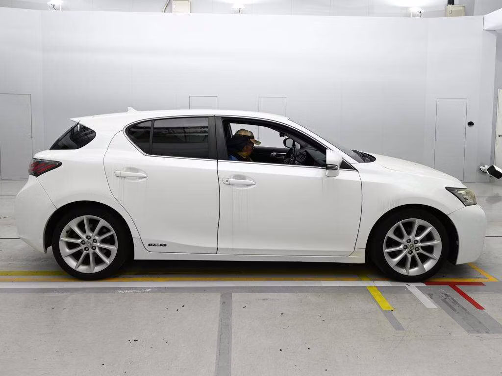 LEXUS CT200H