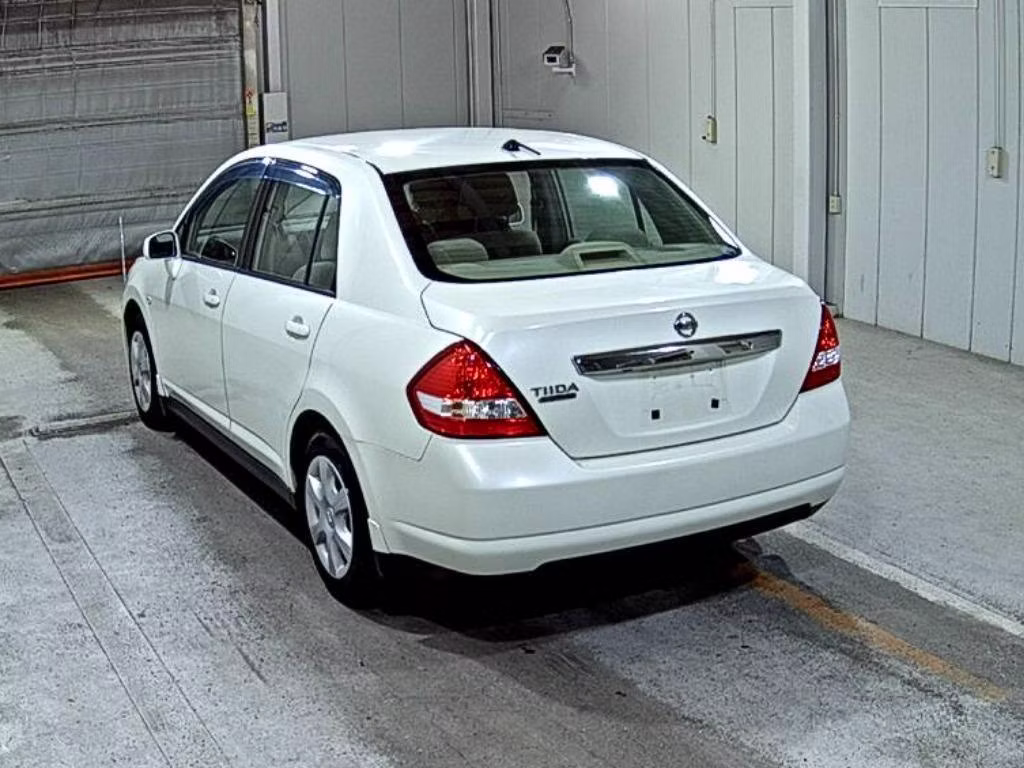 NISSAN TIIDA LATIO