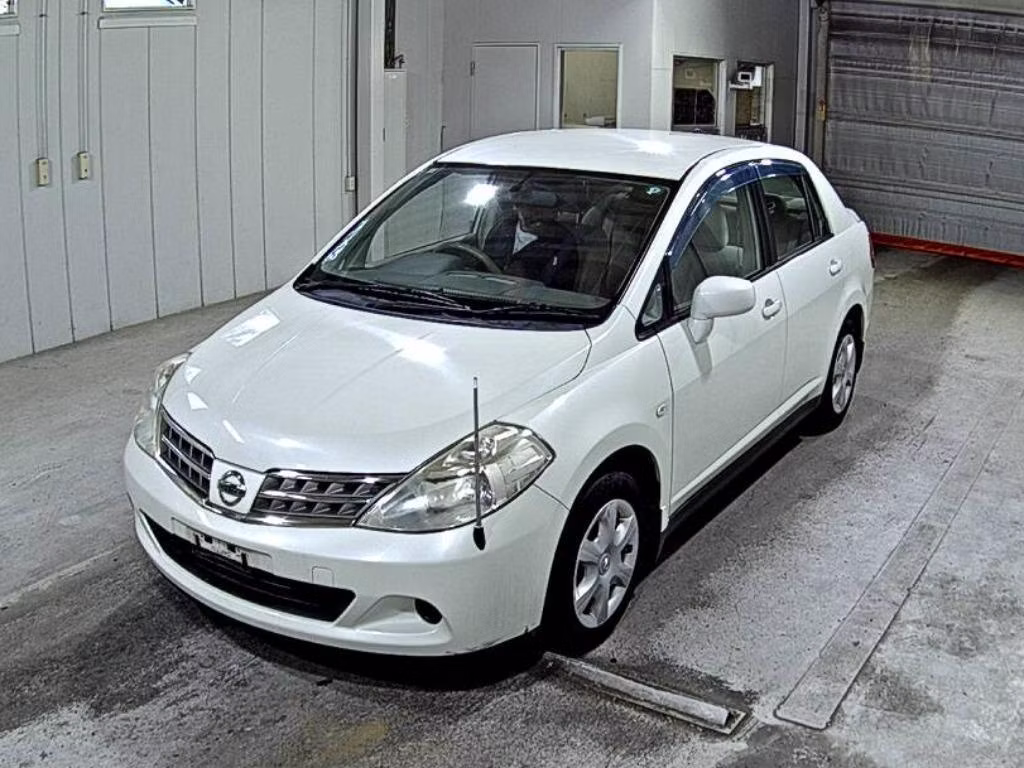 NISSAN TIIDA LATIO