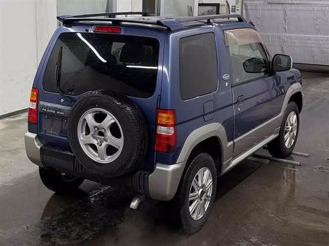 MITSUBISHI PAJERO MINI