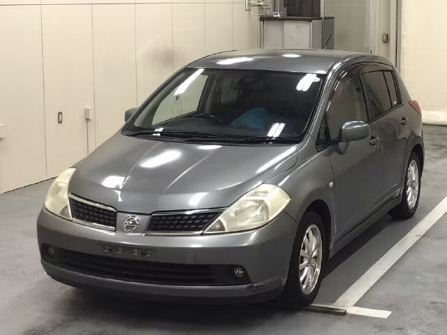 NISSAN TIIDA