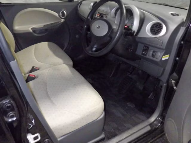 DAIHATSU MOVE LATTE