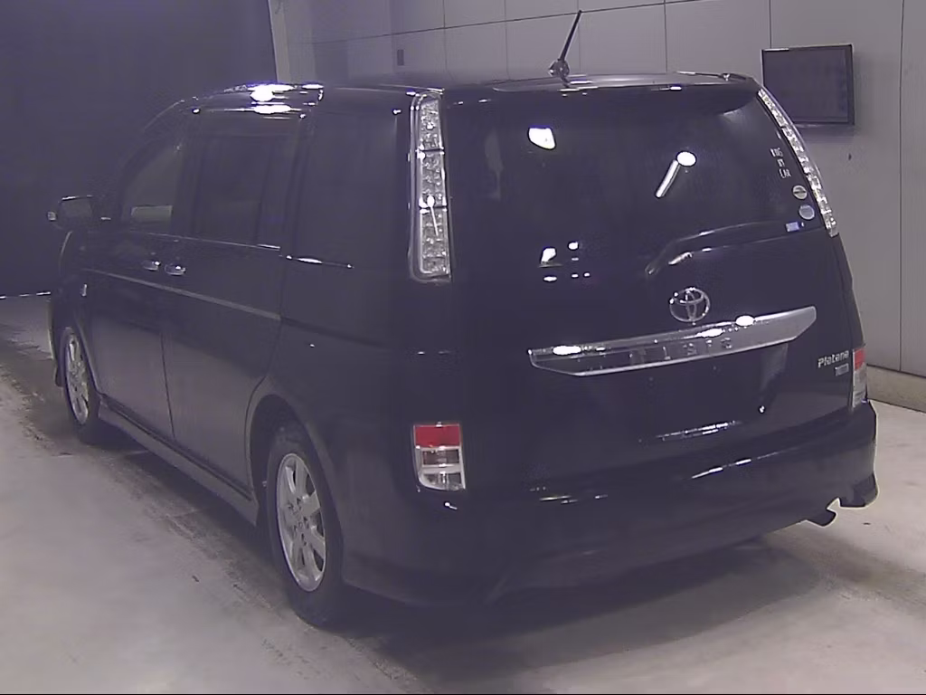 TOYOTA ISIS